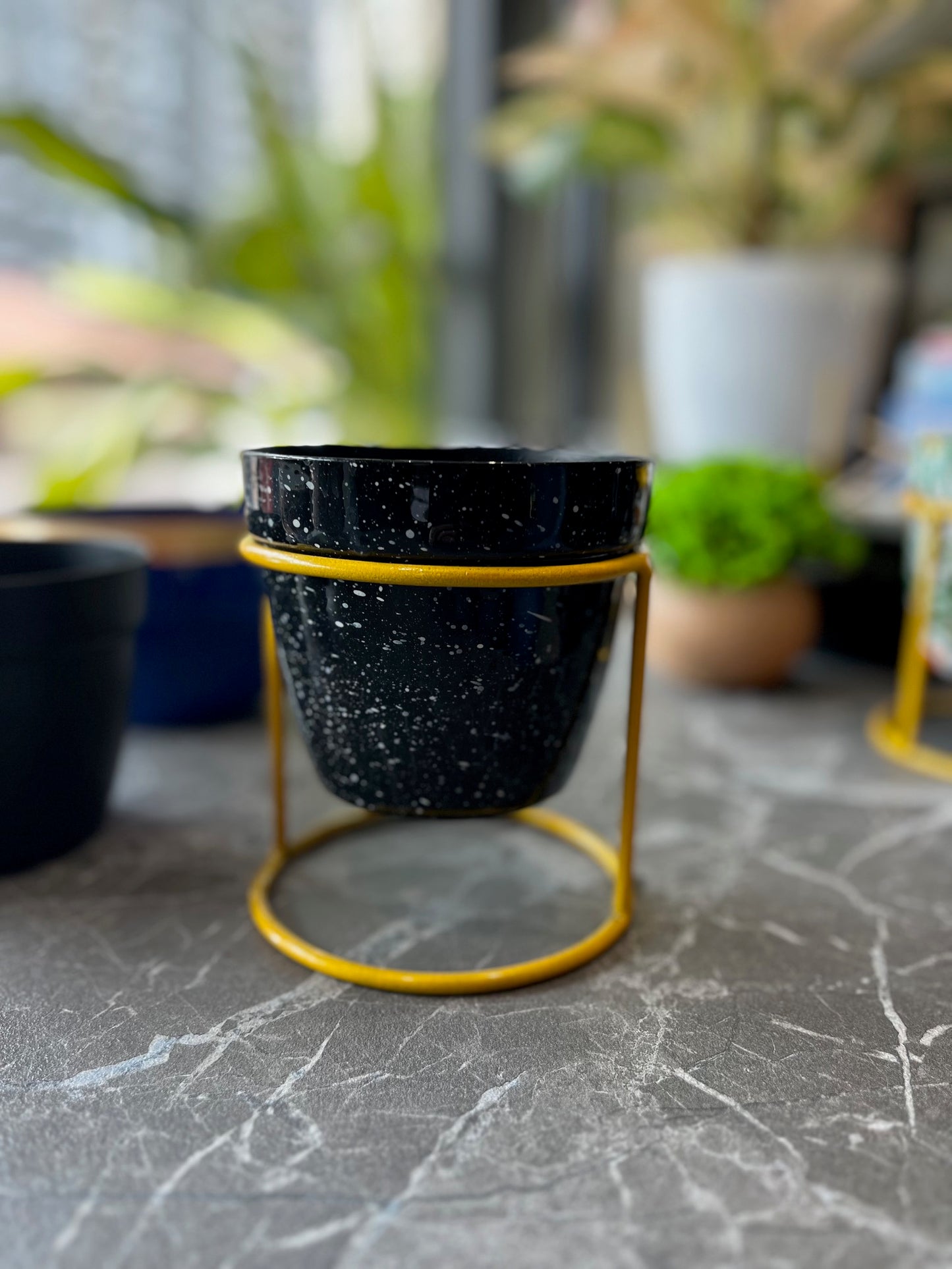 OurBalconyGarden Black Dotted Round Metal Pot B308