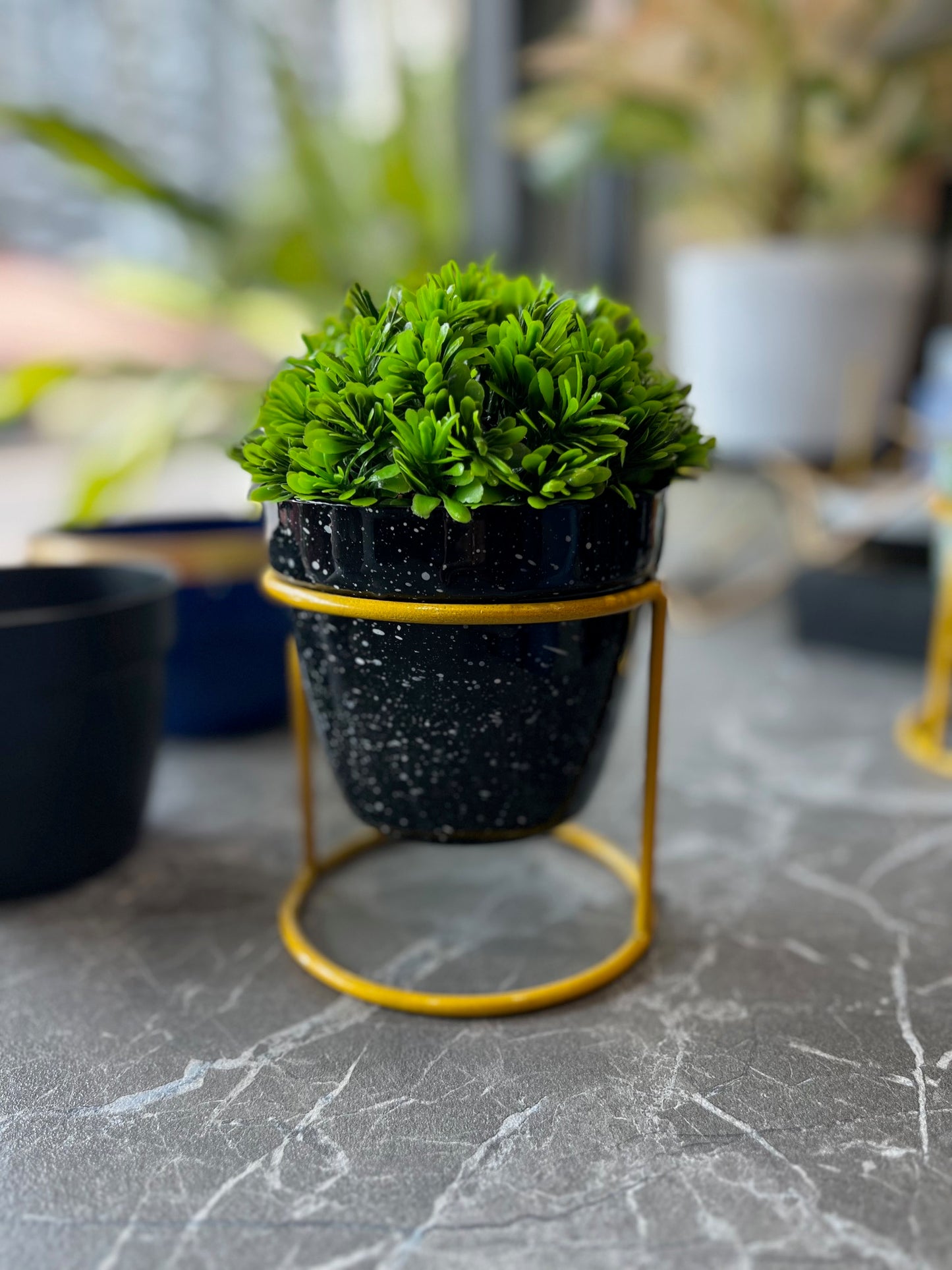 OurBalconyGarden Black Dotted Round Metal Pot B308